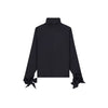Blusa in crepe fluido con collo alto e laccetti